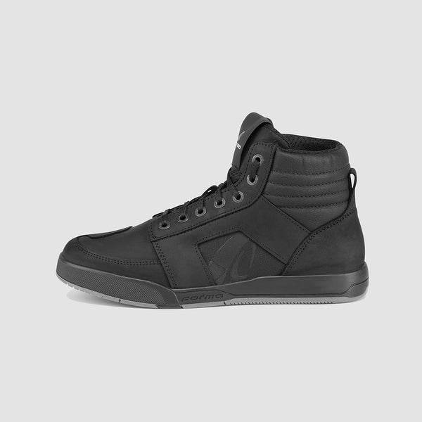 Forma Boots GROUND Dry Black/Black